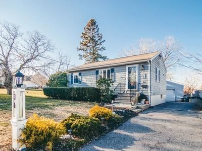 36 Pulaski St, Peabody, MA, 01960