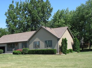 650 Deborah St, Gilberts, IL 60136