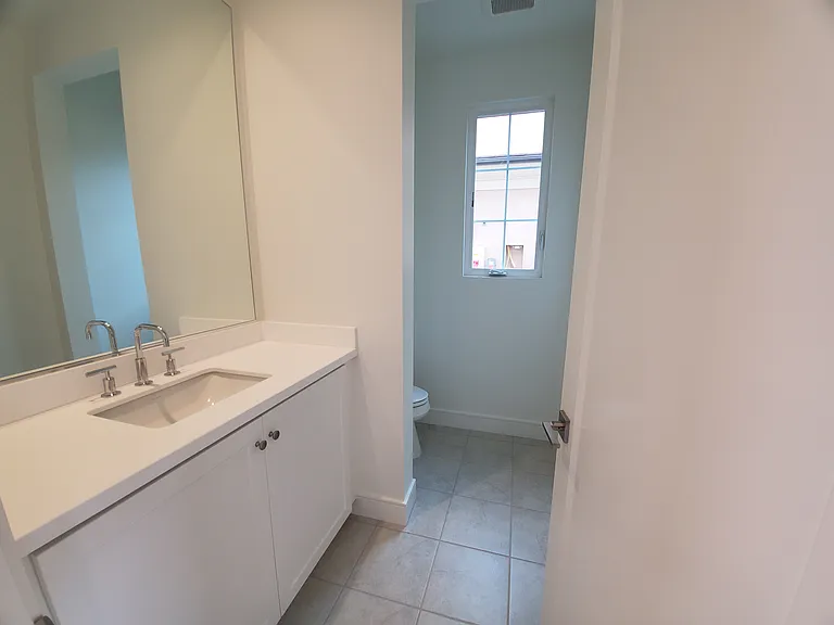 141 Winnett — Photo 14