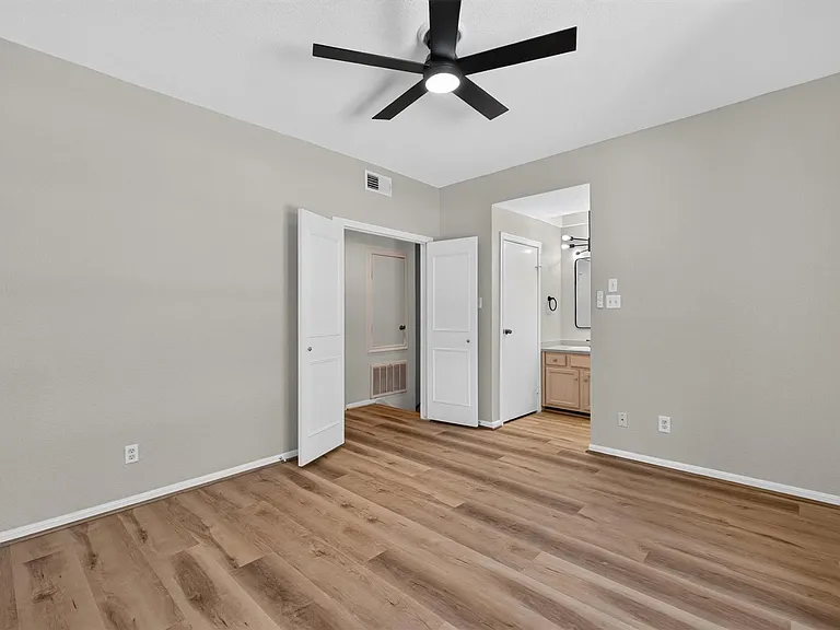 11711 Memorial Dr #621 — Photo 27