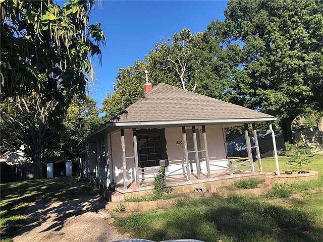 1st image of 820 S Ash Ave