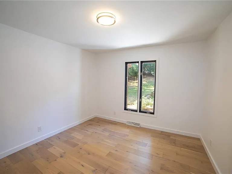 414 Shorecrest Dr — Photo 21