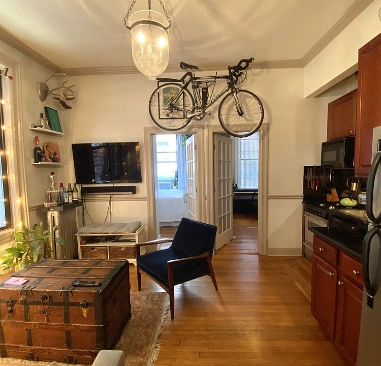 1st image of 139 E 30th St APT 1D