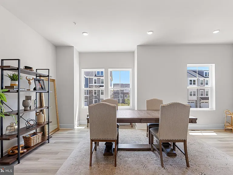 10893 Drummond Pl — Photo 10