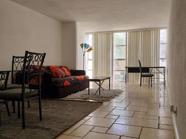 701 Three Islands Blvd APT 206, Hallandale, FL 33009