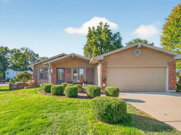 2 Taylor Trail Pl, Florissant, MO 63031