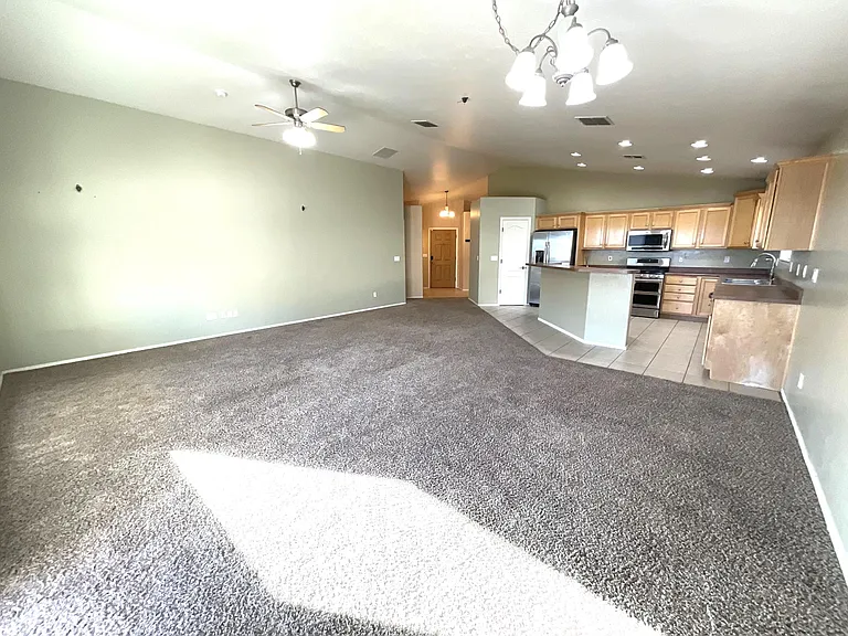10434 E Rose Hill St — Photo 6
