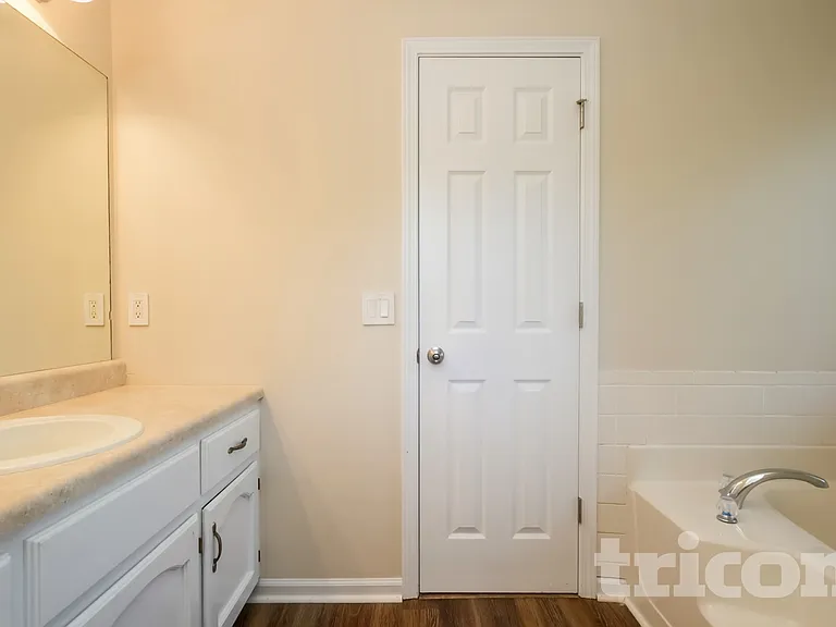 828 Georgetown Dr — Photo 12