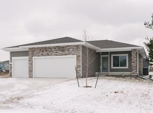 737 63rd St, West Des Moines, IA 50266