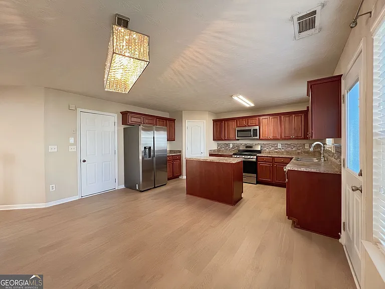 2751 Spence Ct — Photo 15