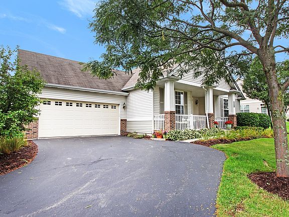 3rd image of 1639 Augusta Ln