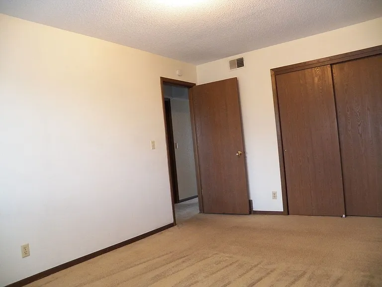 1008 Bridgit Ct SE — Photo 9