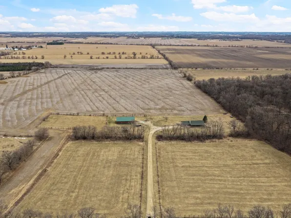 9620 W Topp Rd, Evansville, WI 53536