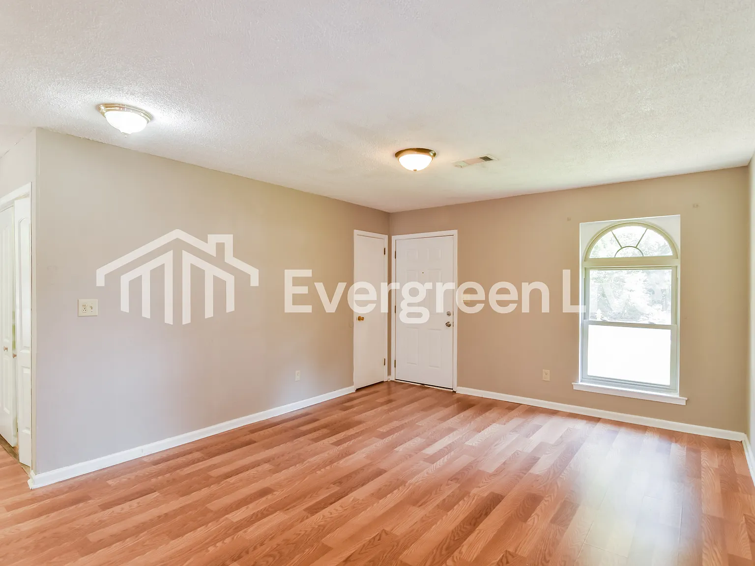 3 bed, 2.0 bath, 1529 sqft, $1,275 — Photo 3