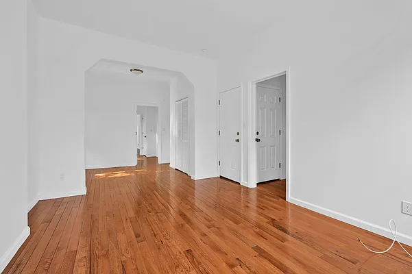 Rented by Leacroft Realty Group Inc | media 25