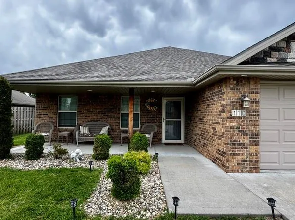 110 NW Lindsey Ln, Grain Valley, MO 64029