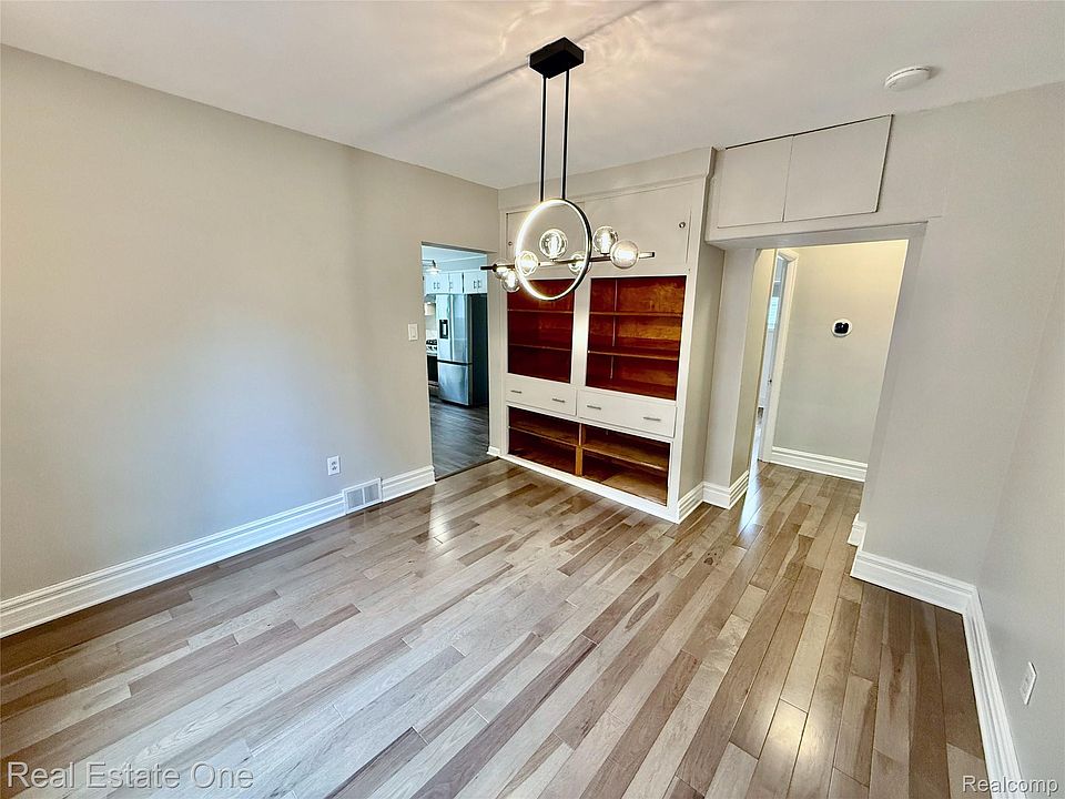 865 Grant Ave, photo 13