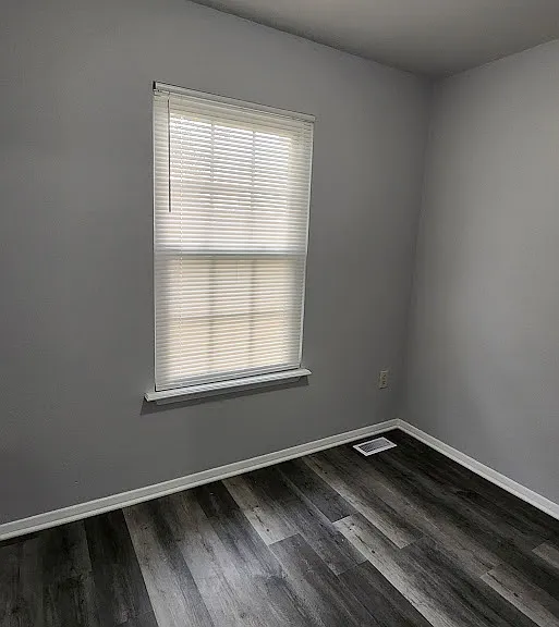 237 Alymer Ct — Photo 14