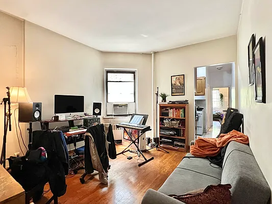 Rented by Compass | media 6