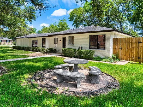 205 Morningside Dr, Friendswood, TX 77546