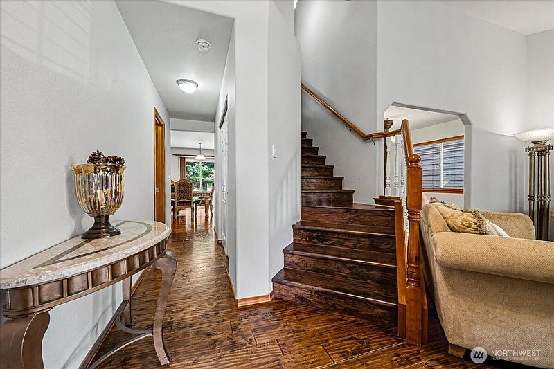 5th image of 2101 199th Street E