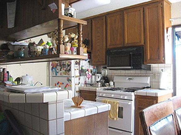 4th image of 709 S Lincoln St APT 10