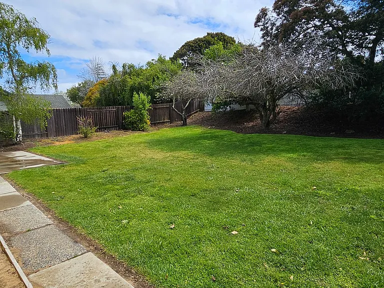 1406 Oak Knoll Rd — Photo 42
