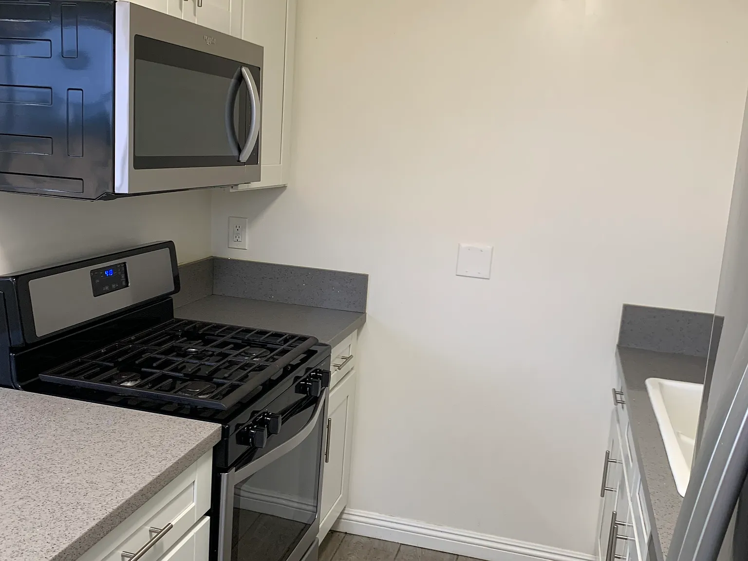 1 bed, 700 sqft, $2,099 — Photo 4