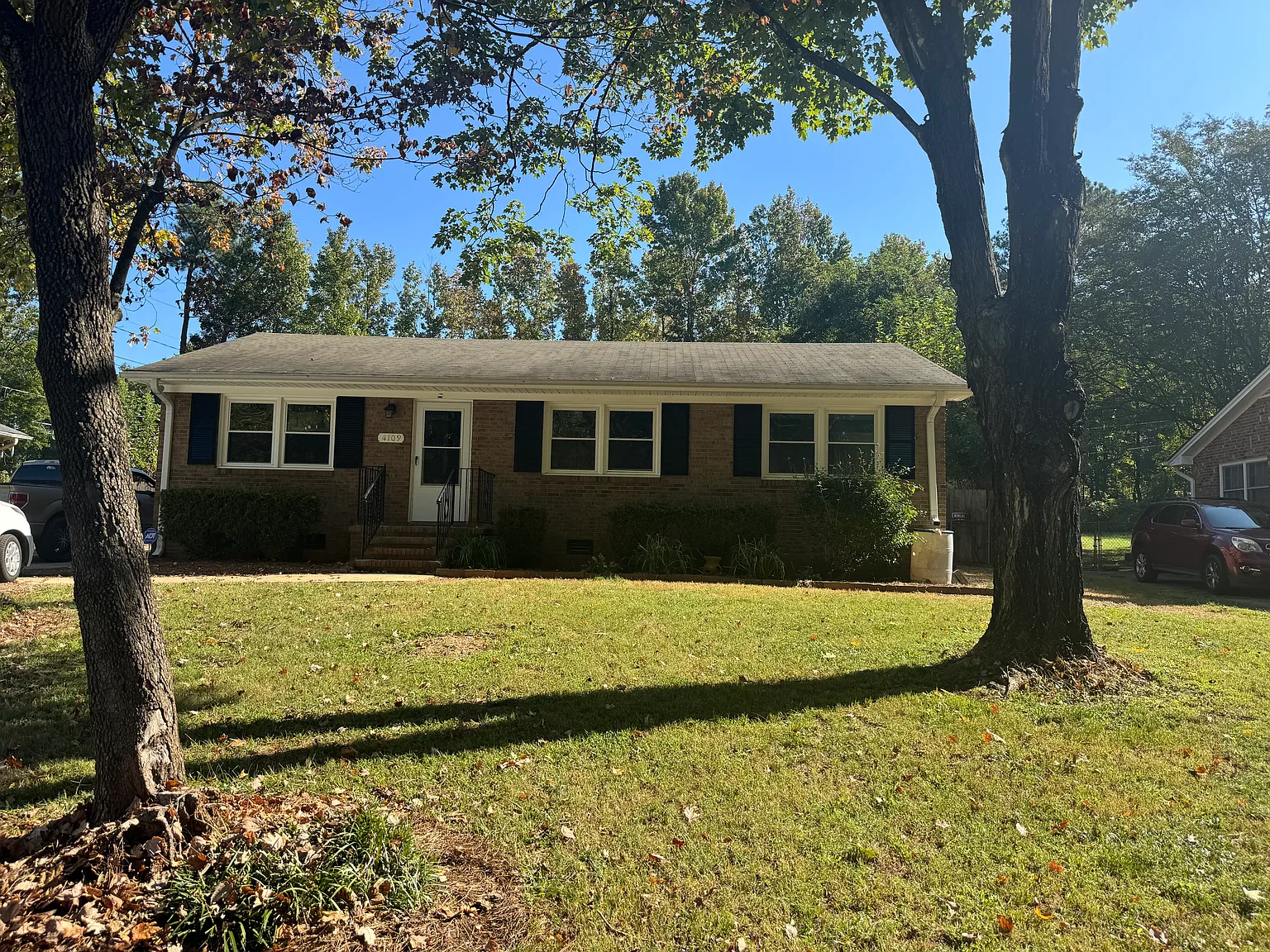 3 bed, 1365 sqft, $1,900 — Photo 1
