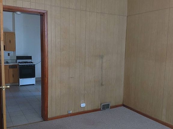 3rd image of 810 N Townsend St APT 2