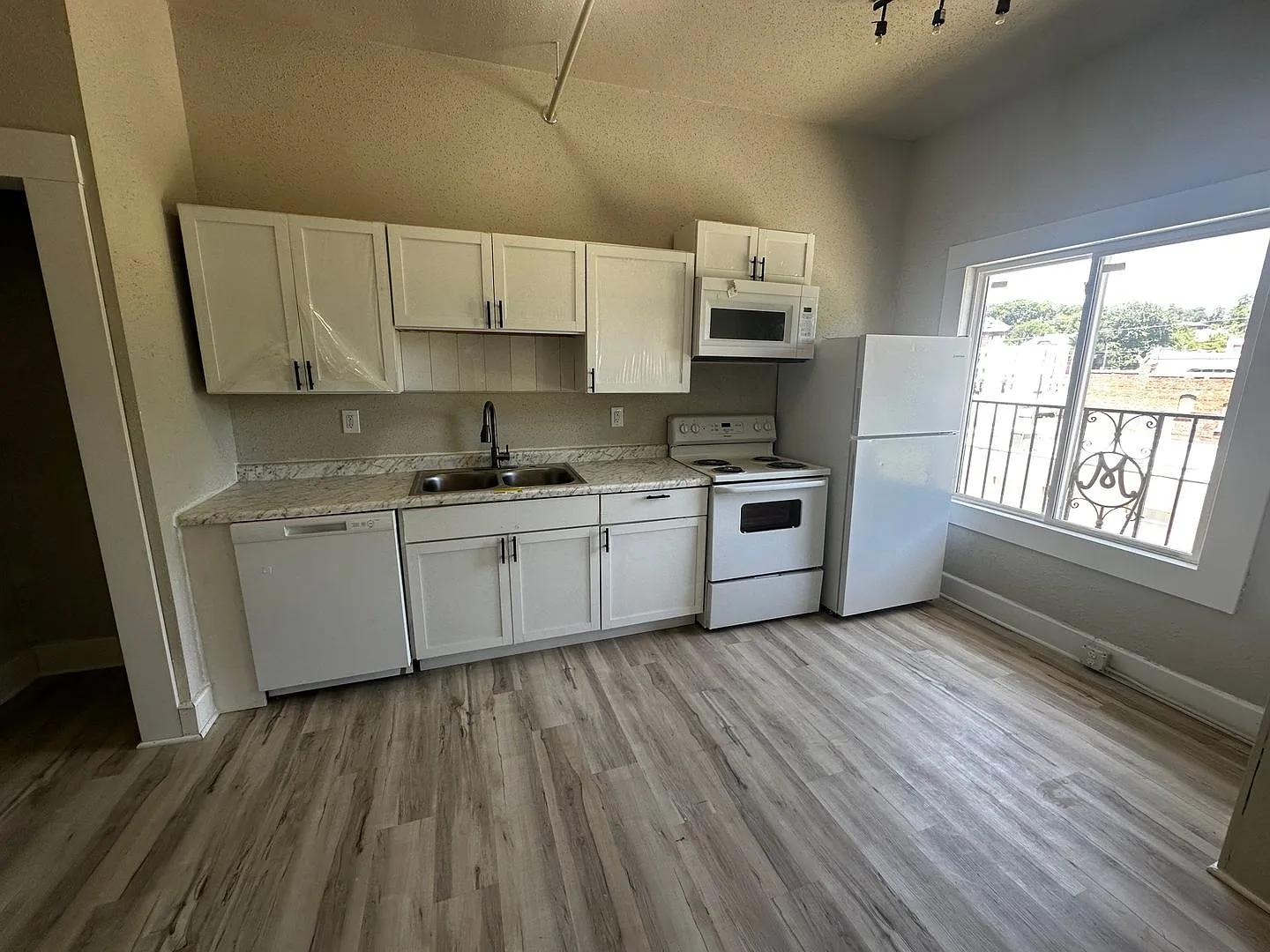 1302 Faraon St. St. Joseph, MO 64501 — Photo 4