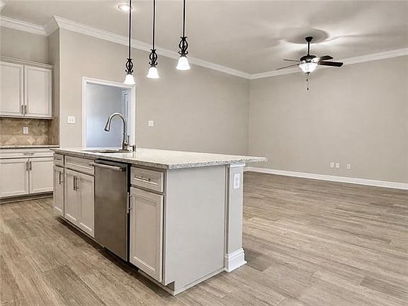 5th image of 496 Tiger Ave