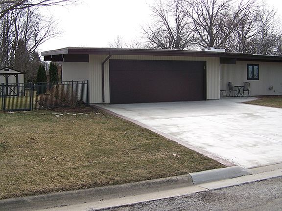 3rd image of 609 N Northview Dr