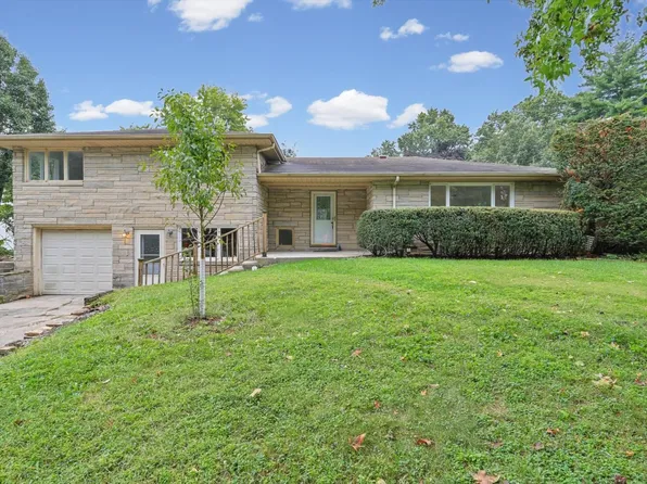 1708 Park Haven Dr, Champaign, IL 61820