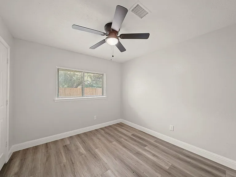 22039 Rivermead Dr — Photo 13