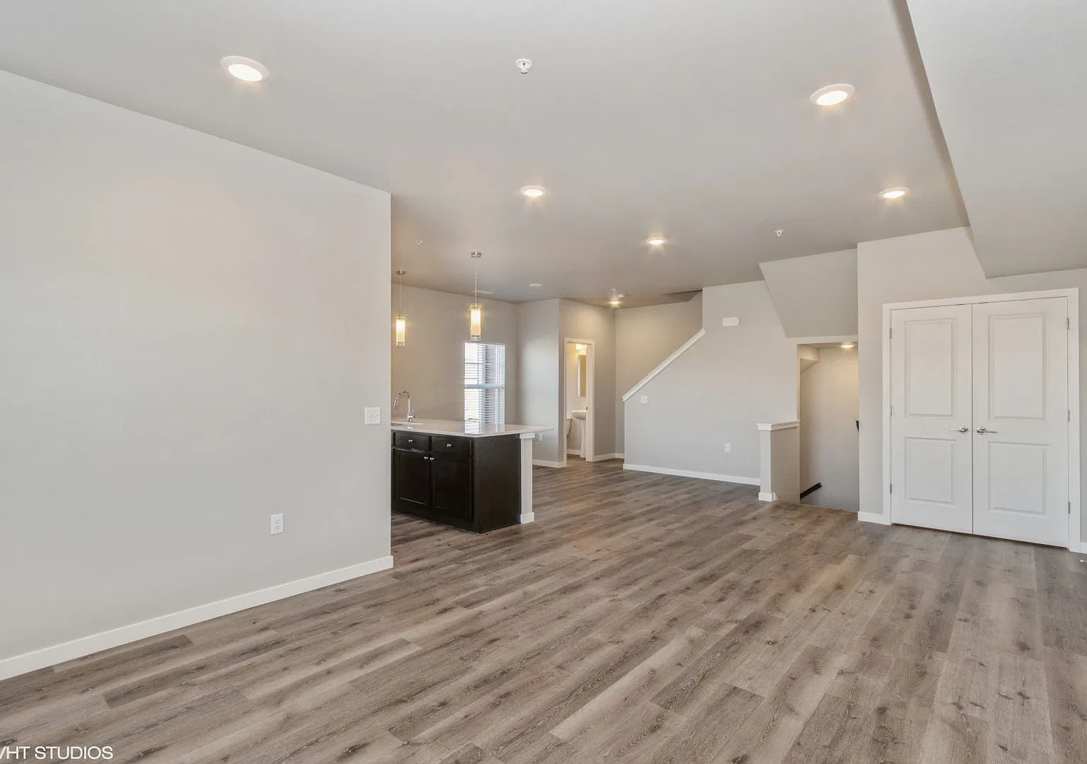 Big Ben Townhomes - 3 Bedroom/2.5 Bathroom — Photo 3