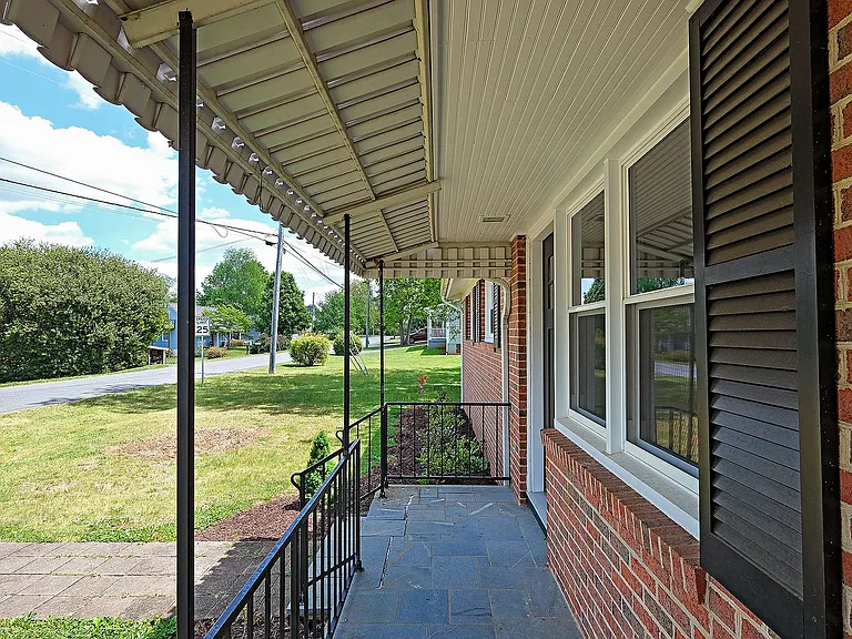 5709 Saint George Ave — Photo 2
