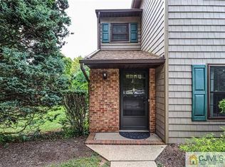 31 Pheasant Run, Edison, NJ 08820