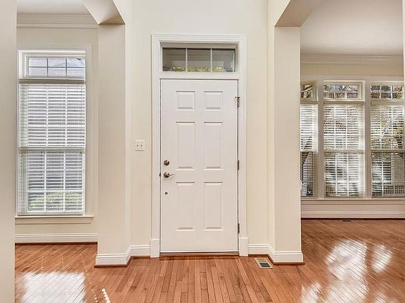 5th image of 4016 Topsham Sq