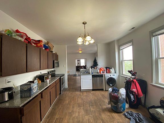 4th image of 2811 N Lincoln Ave #3