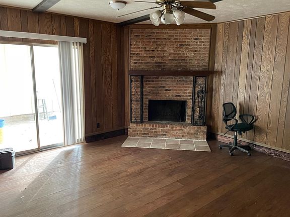 2nd image of 402 Charlotte St