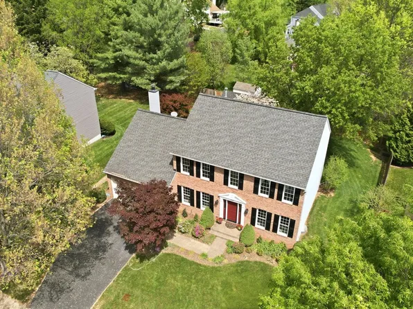 210 Foxborough Dr SW, Leesburg, VA 20175