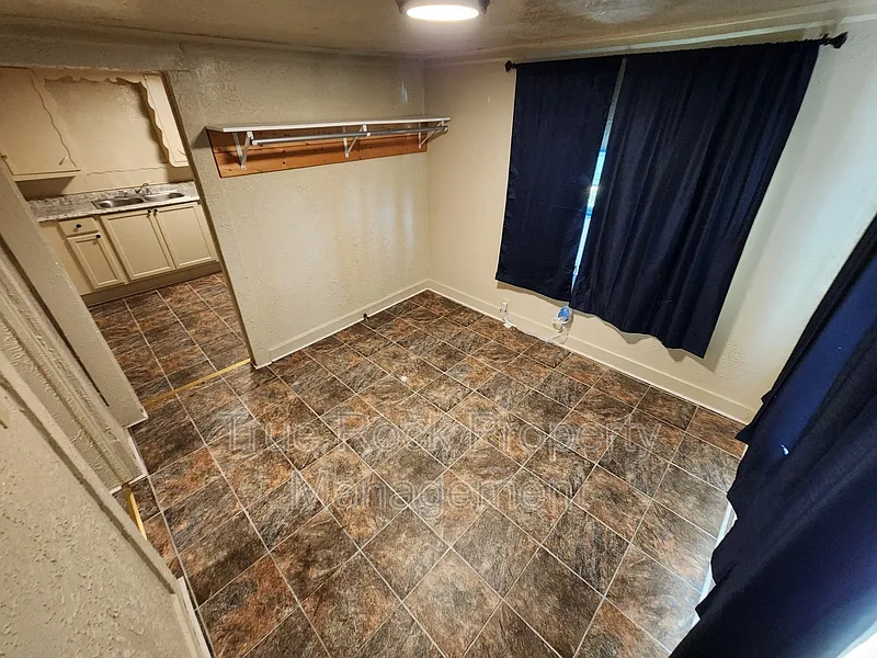 1 bed, 1.0 bath, $750 — Photo 4