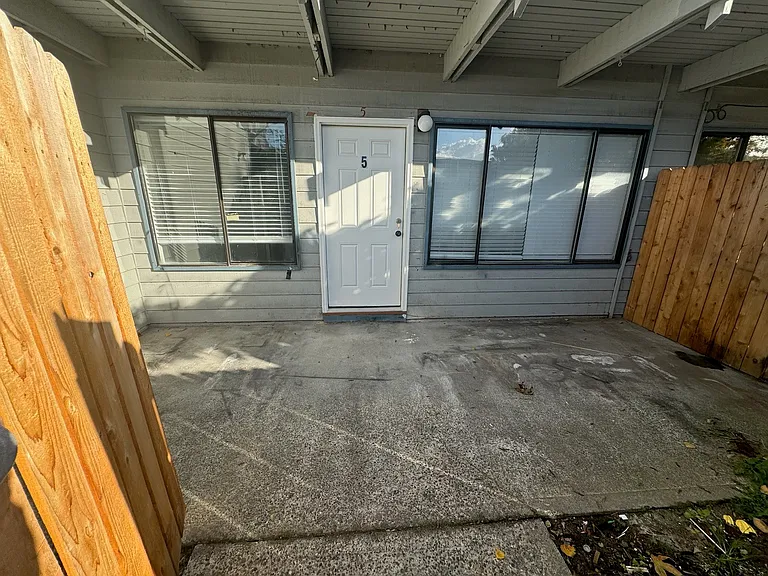 15510 2nd Ave S #5 — Photo 12