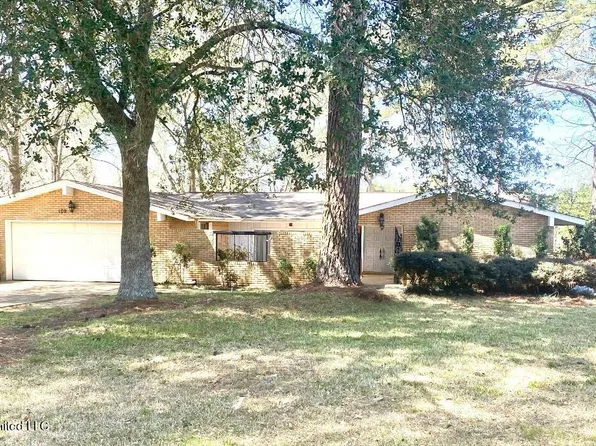 109 Swan Lake Dr, Jackson, MS 39212