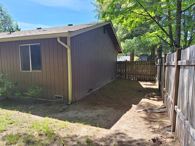 265 NE Silver Pine Dr — Photo 19