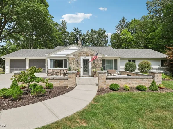 2451 Falmouth Rd, Akron, OH 44333