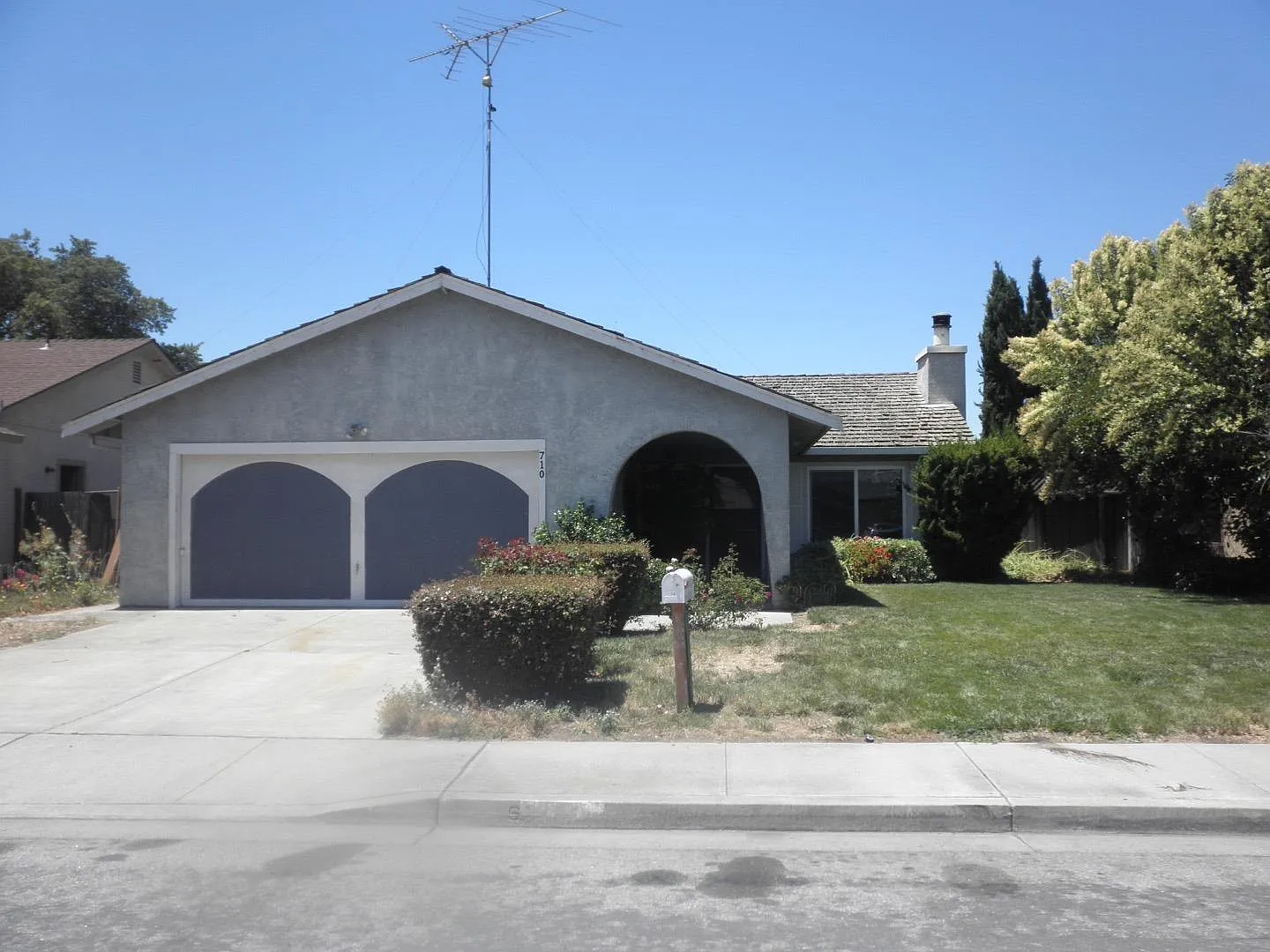 710 Clearview Dr photo 1