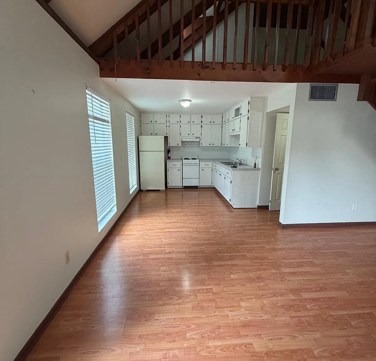 1 bed, 1100 sqft, $1,750 — Photo 2