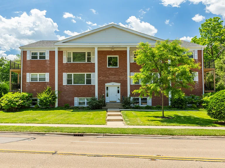 629 S Batavia Ave #4 — Photo 9
